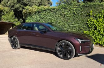 Driving the awesome electric Volvo ES90 left me craving a sedan