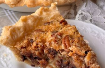 Kentucky Derby Pie Recipe (Classic Derby Dessert)