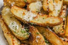 Crispy Baked Potato Wedges